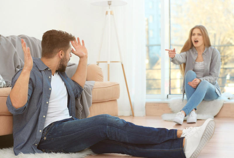 التعامل الأمثل مع الزوج بعد الشجار: دروس لتعزيز التقارب