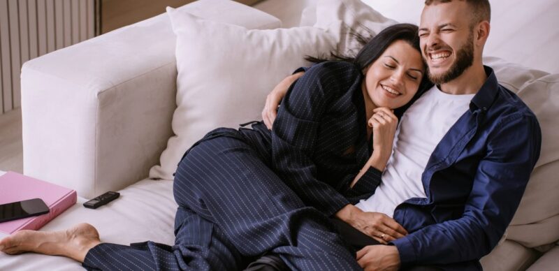 نحو تقارب أفضل: العلاقة الزوجية بعد عملية الرباط الصليبي