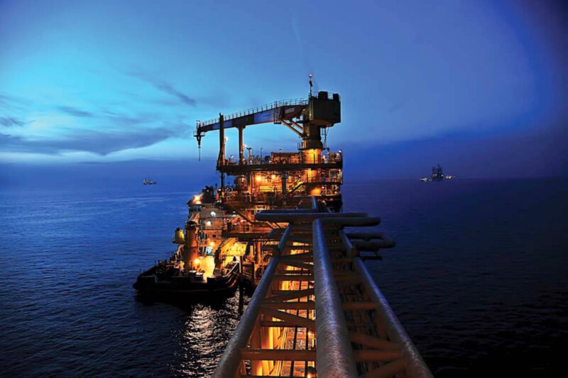 المملكة تتألق: أحدث اكتشافات النفط والغاز في السعودية ومستقبلها