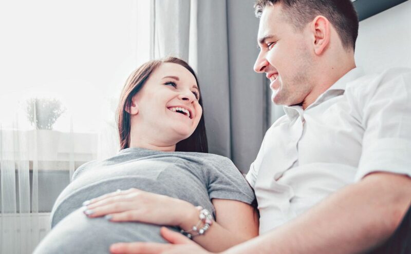 تحولات العلاقة الحميمة خلال الحمل: الجماع والحمل