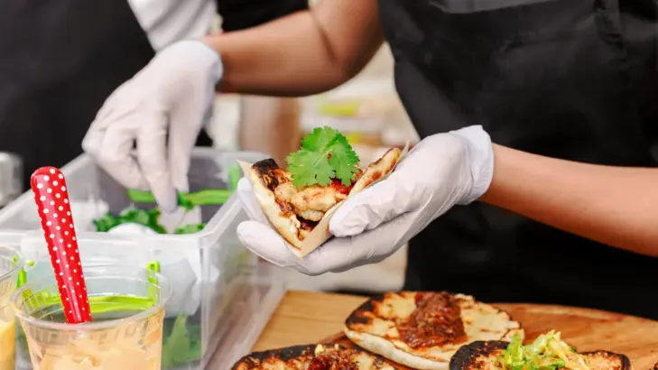 أدوات المطبخ الاحترافي: ضمان تطبيق معايير سلامة الغذاء في المطاعم