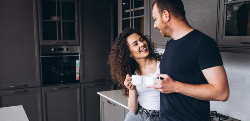 اكتشف قوة اللحظات: تعزيز الانسجام العاطفي وحياة زوجية أفضل