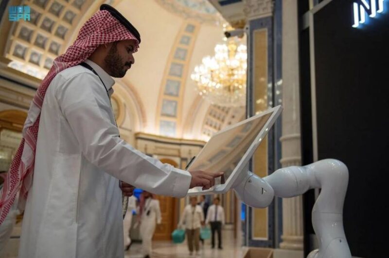 الريادة الرقمية: دور المملكة في تشكيل مستقبل سلامة الذكاء الاصطناعي