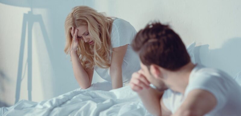 كشف علامات الخيانة الزوجية: تحليل عميق للتغيرات