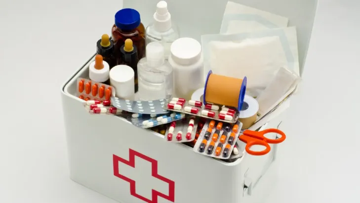 بناء خزانة إسعافات أولية لـ الاستعداد للطوارئ الطبية المنزلية الفعال