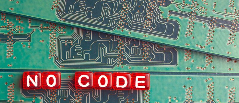 البرمجة بدون كود: تمكين الشمول الرقمي وتحفيز الإبداع