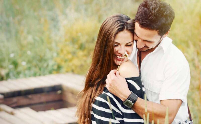 إحياء الشغف: دليل الزوجة إلى فن الإغواء الزوجي الفعال والمستمر