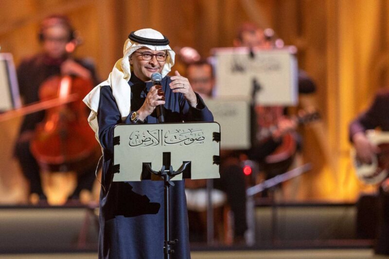 ألبومات ونجاحات: رحلة عبدالمجيد عبدالله في عالم الأغاني