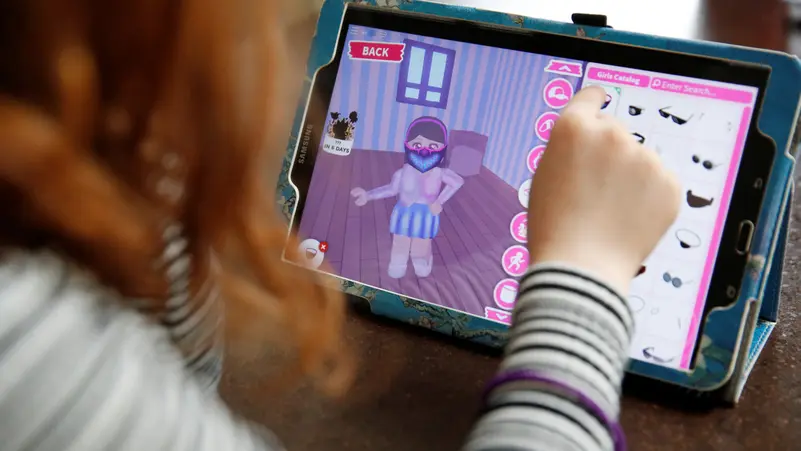 تحليل معمق: التزام روبلوكس بمعايير الرقابة الرقمية في السعودية