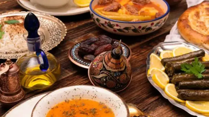 احتفل بالإفطار: تنوع أطباق رمضان التي توحد الأذواق