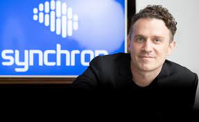 آمال جديدة: كيف تمكن تقنيات زرع الدماغ مرضى ALS والسكتة الدماغية؟