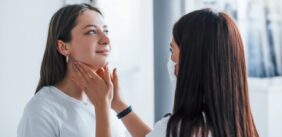 الأعراض النفسية لخمول الغدة الدرقية: تشخيص وعلاج فعال لاستعادة التوازن