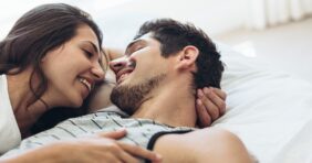 عزز علاقتك: كل ما تحتاج معرفته عن المزلقات الجنسية وفوائدها