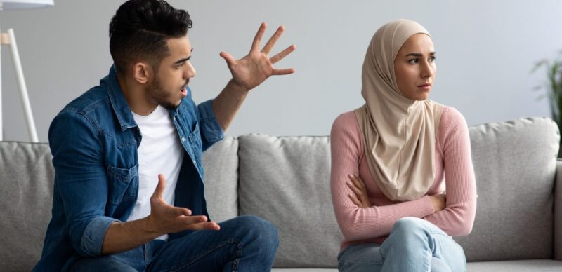 كيف تتحدثين مع زوجكِ عن غضبه؟ نصائح للتواصل الفعال