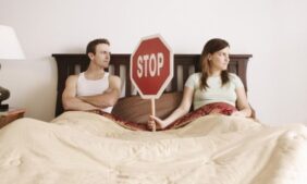 بناء الثقة: التغلب على أخطاء المرأة في العلاقة الحميمة