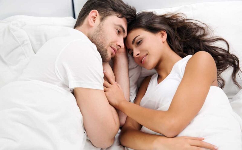 استكشاف آفاق جديدة في العلاقة الزوجية الحميمة