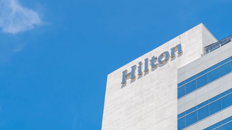 مستقبل الضيافة السعودية: لماذا تعد توسعات هيلتون في السعودية حجر الزاوية؟