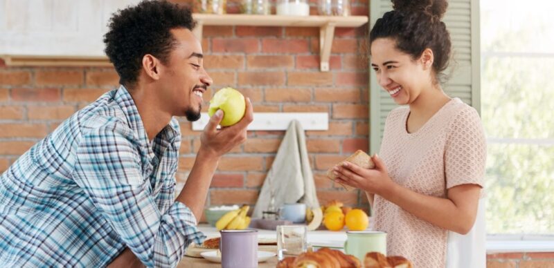 لماذا التفاح الأخضر للجنس؟ اكتشف آثاره الإيجابية على العلاقة الحميمة