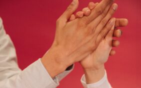 بناء العلاقات الإنسانية: تجاوز العقبات وخلق روابط حقيقية