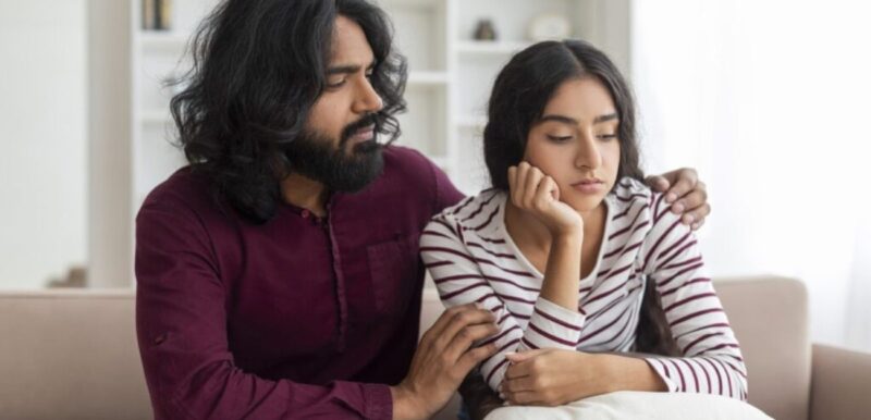 تعزيز التواصل الزوجي: بناء علاقة متينة ومحبة