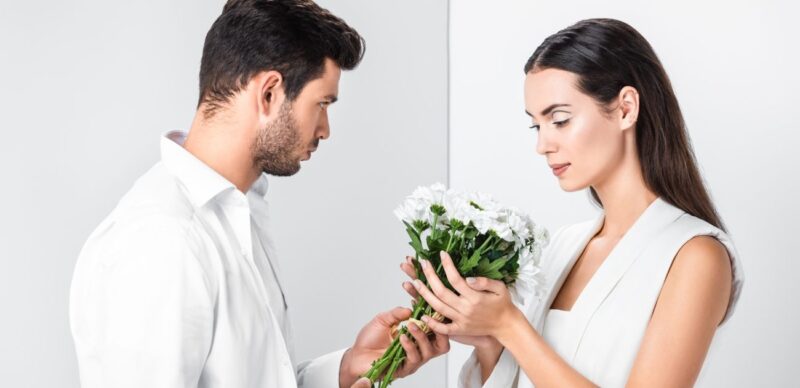 علاقات صحية بعيدًا عن متلازمة الرجل اللطيف: دليل شامل