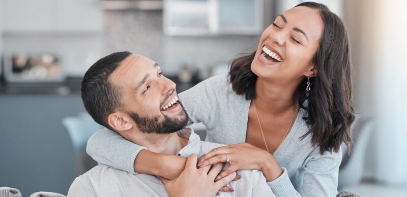 اجعل حبك يتجدد: قوة الكلمات في الحياة الزوجية لتواصل أفضل