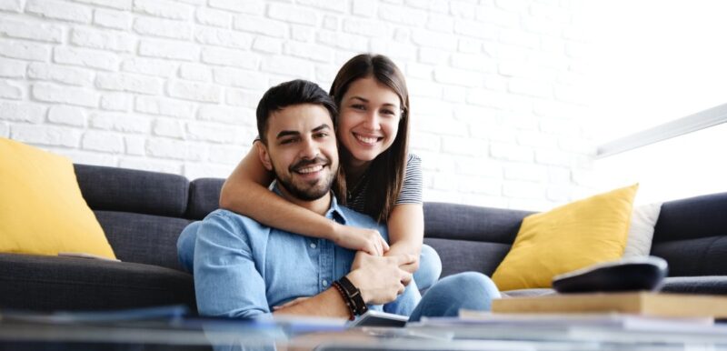 تقدير الزوج للدعم المادي: من العطاء المالي إلى التقدير العاطفي العميق