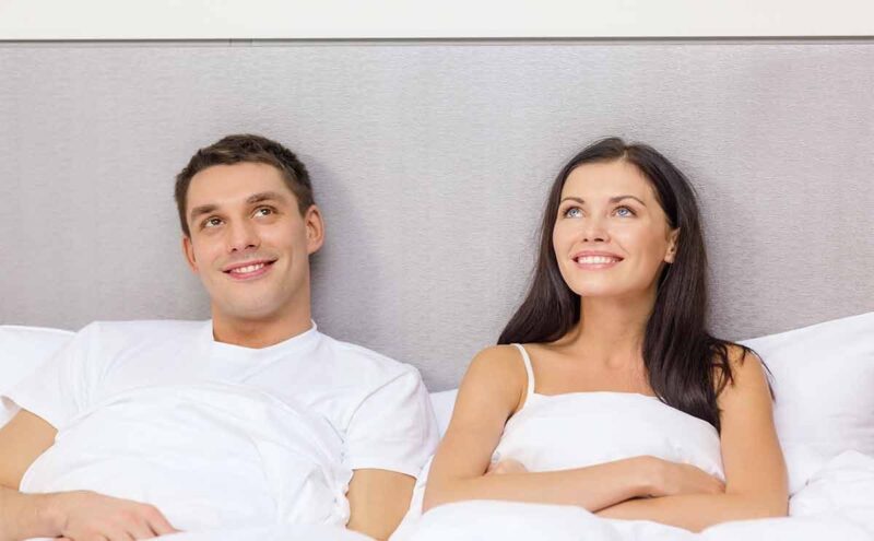 كيف تحافظين على العلاقة الحميمة بعد الولادة؟ دليل الأزواج الجدد