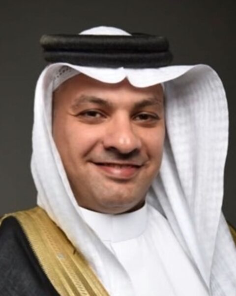 تكريمات وإنجازات: ملف شامل عن الدكتور هتان تمراز رائد الشؤون البحرية