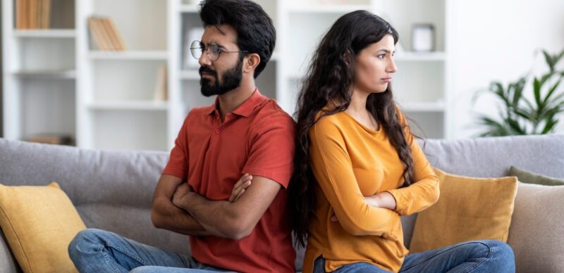 إشارات تحذيرية: علامات كره الرجل الشمالي الشرقي لزوجته
