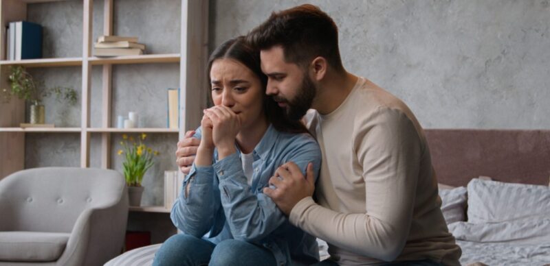 فن احتواء الغضب: دلالات حب الزوج لزوجته وقت الزعل