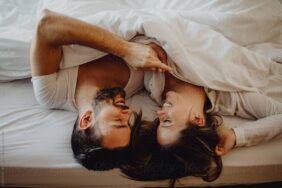 الجماع المتكرر: متى يكون مفيدًا ومتى يصبح مجهدًا؟