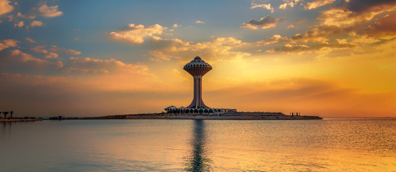 تجربة لا تُنسى: اكتشف منتجعات خليج نصف القمر الخبر السياحية