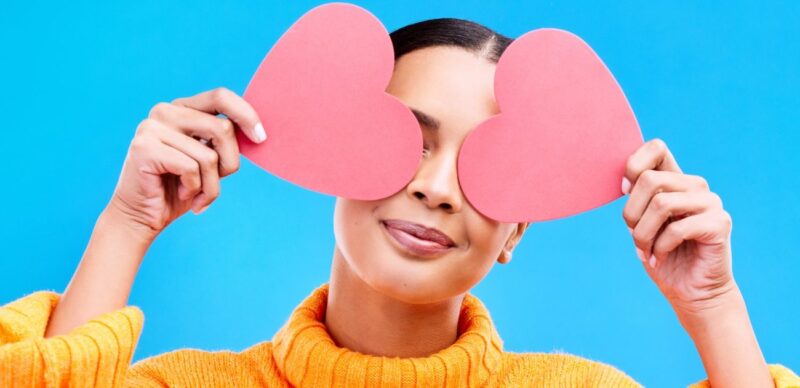 إتقان لغة العيون في الحب: تعزيز الروابط العاطفية القوية