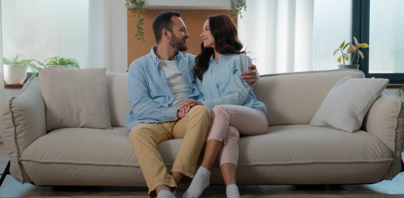 اكتشف قوة كلام عن الزوج الحنون ودوره في الرضا العاطفي