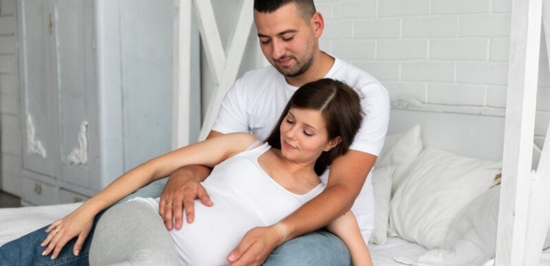 العلاقة الحميمة والجماع أثناء الحمل: تعميق الروابط وتخفيف التوتر