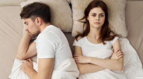 ألم، روتين، إرهاق: أسباب تراجع الرغبة الجنسية للزوجة وكيفية حلها