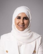 إيمان الجبرين: تجربة فريدة تجمع الفن، الأكاديميا والسياسة