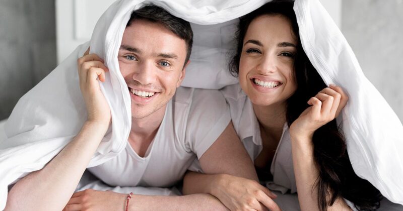 كيف تستخدم الكلام الجنسي في العلاقة الزوجية بحكمة وإثارة؟