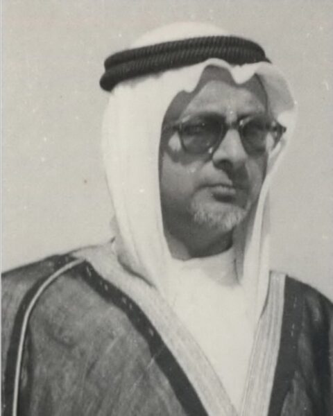 استكشاف إرث أحمد الكاظمي: التاريخ، التعليم، والأدب