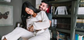 سر الأزواج السعداء: لماذا يعتبر العشاء المشترك ضرورياً جداً؟