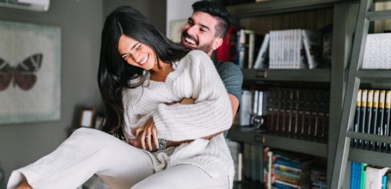 سر الأزواج السعداء: لماذا يعتبر العشاء المشترك ضرورياً جداً؟