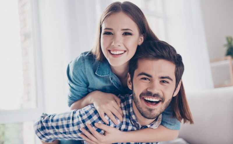 رحلة تعزيز الشغف الزوجي: من الروتين إلى الإثارة الدائمة