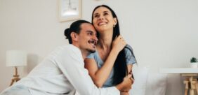 من التواصل للاحترام: أبرز مؤشرات السعادة الزوجية الفعّالة