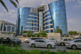 تحديث القضاء: المحاكم النموذجية في السعودية وإعادة صياغة العدالة