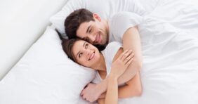 حكم الجماع أثناء الحيض: تحليل شامل للمسألة الفقهية والطبية