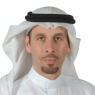 أسامة الخياري: سيرة ذاتية حافلة بالإنجازات والريادة