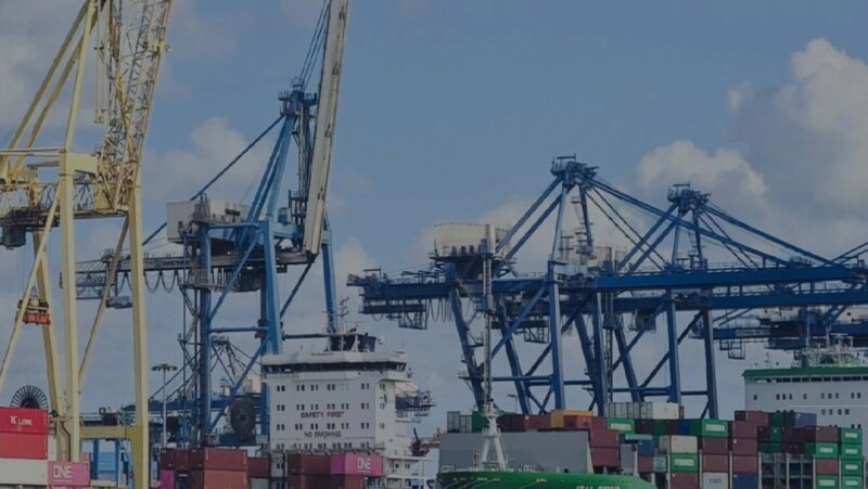 أبعاد استحواذ موانئ أبوظبي على الإسكندرية لتداول الحاويات وتأثيره