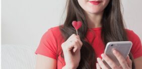 رسائل حب للزوج المغترب: مفتاح السعادة والاستقرار في الغربة