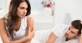 التوازن في وضعيات الجماع: كيف تجمع بين رغباتكما بذكاء؟